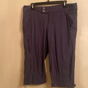 Columbia Gray Cropped Pants sz 14 with Sun Protection